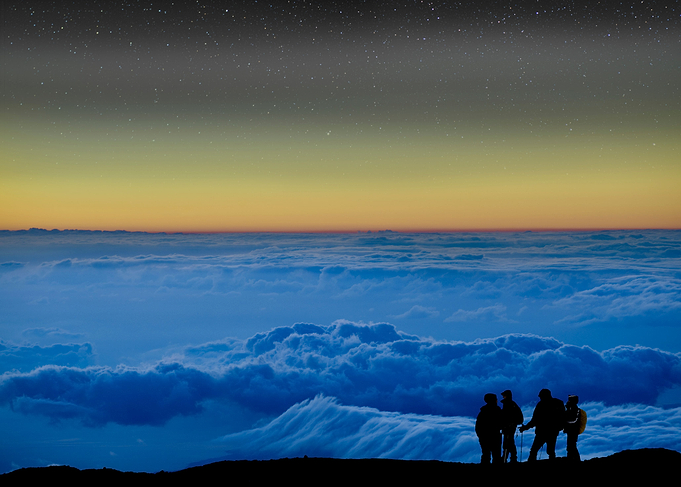 Climbers above the cloud