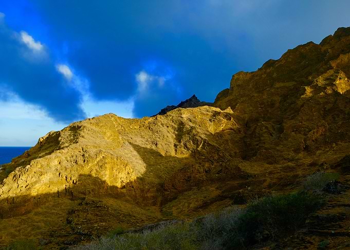 ROCKY PEAKS