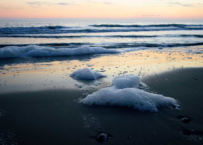 The Sun Meets the Sea