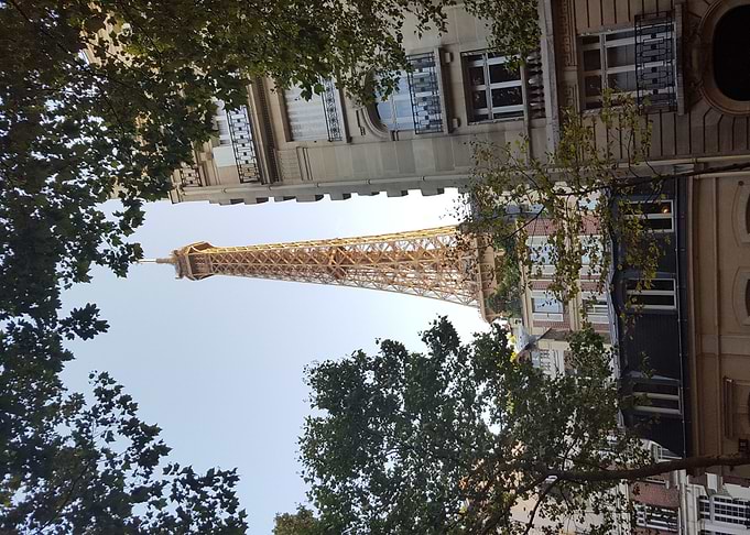 Eiffel tower framed