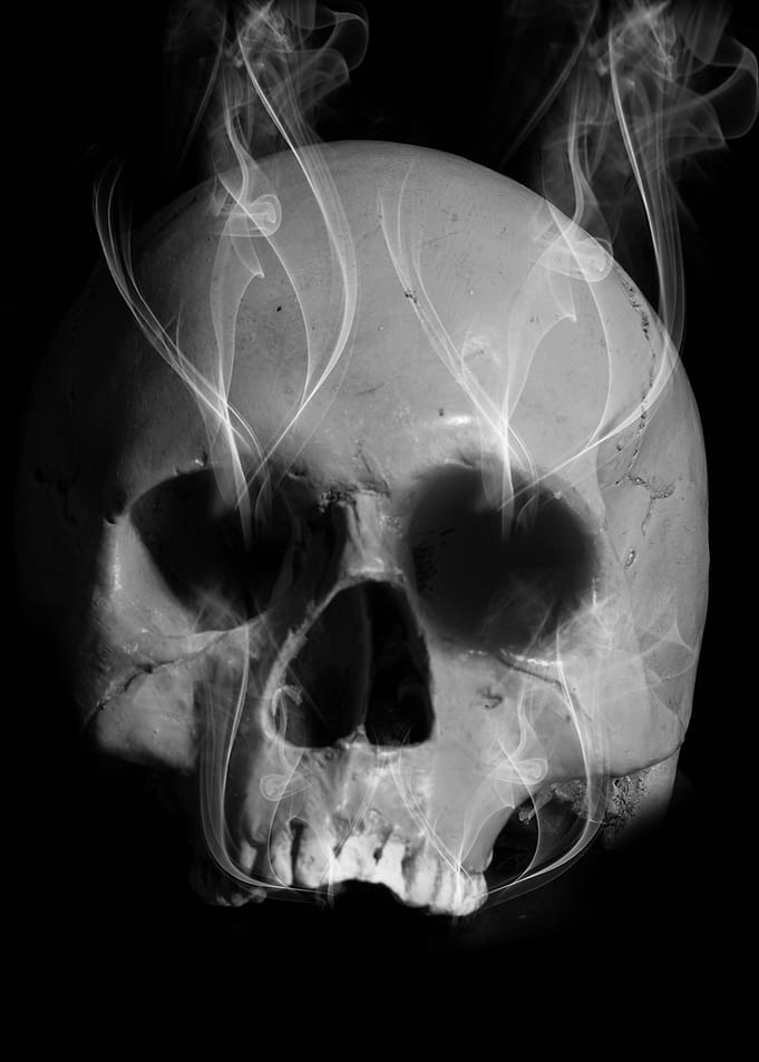 skull with smoke