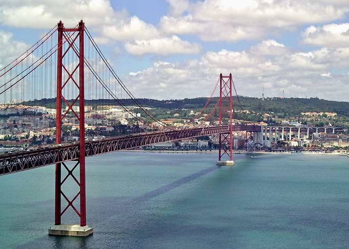25th of april bridge