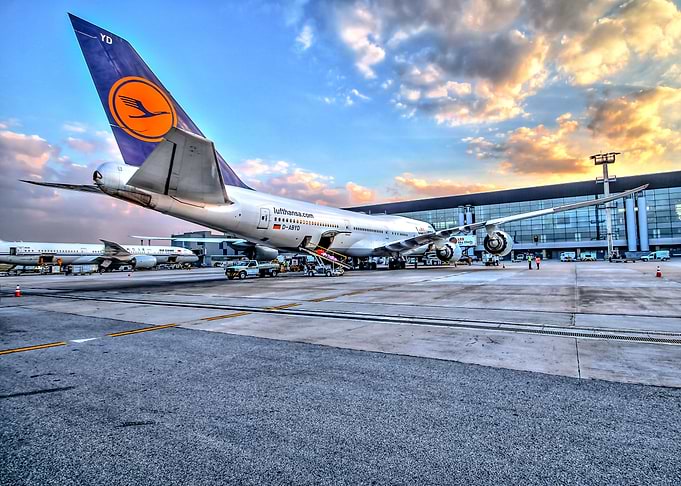 BOEING 747 LUFTHANSA