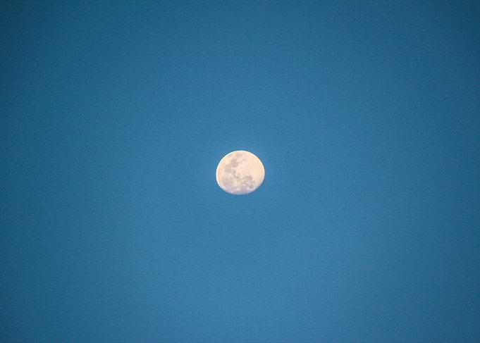 Day Moon