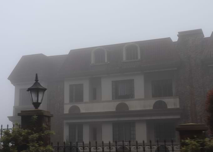 Foggy Hunted House