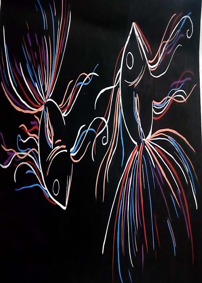 fish in a black dish