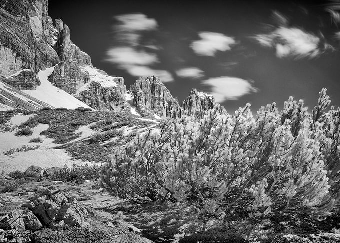 Lagazuoi Lake Scotoni Peak