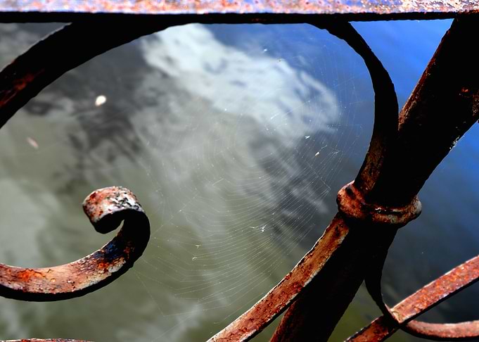 Curved rust