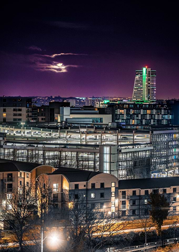 Leeds Moonset