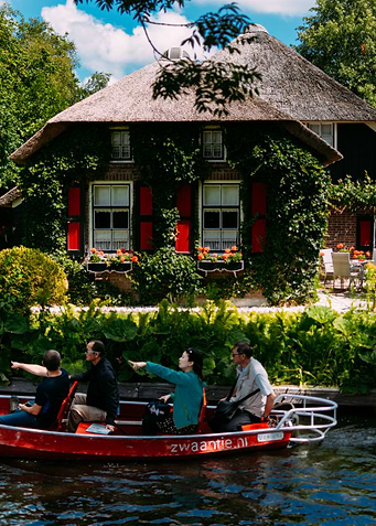 Directional in Giethoorn