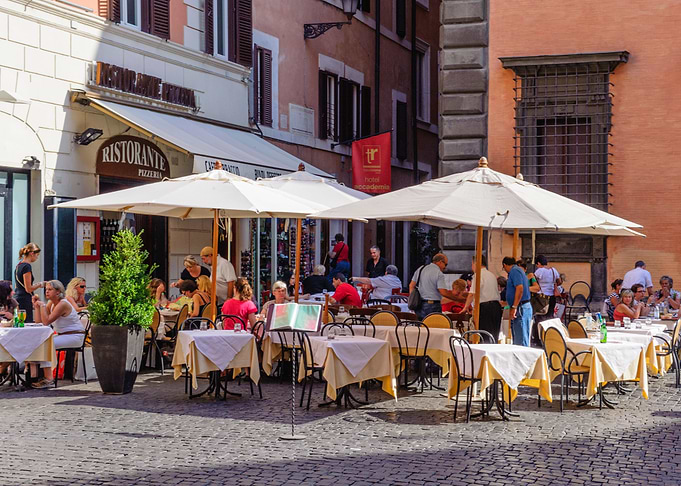 Piazza Poli