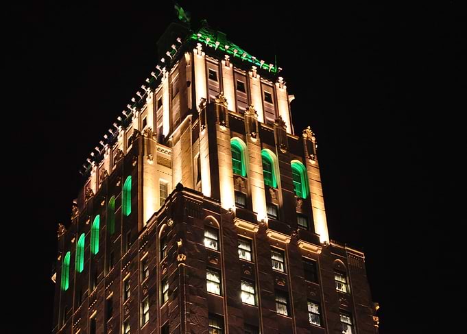 QUEBEC BUILDING TOP