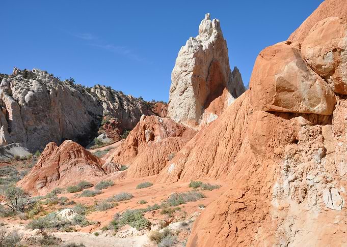 along cottonwood raod