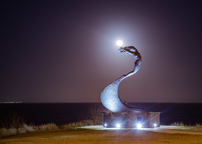 Dancer of the Moon
