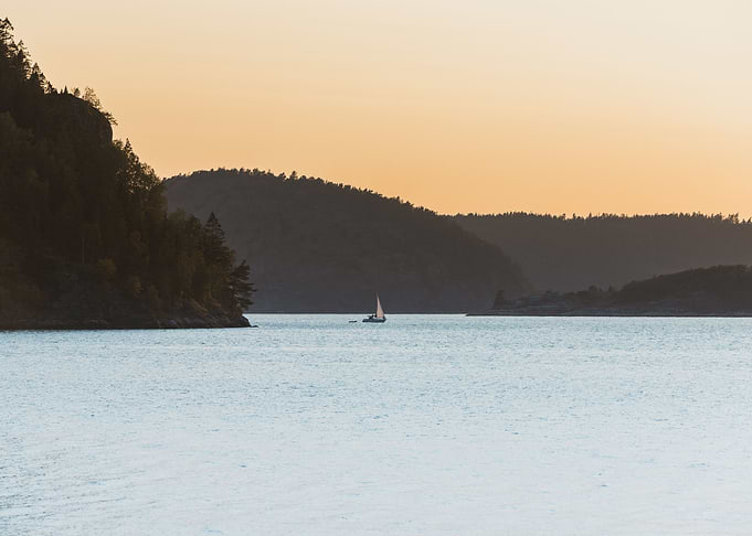 Lone Sailor