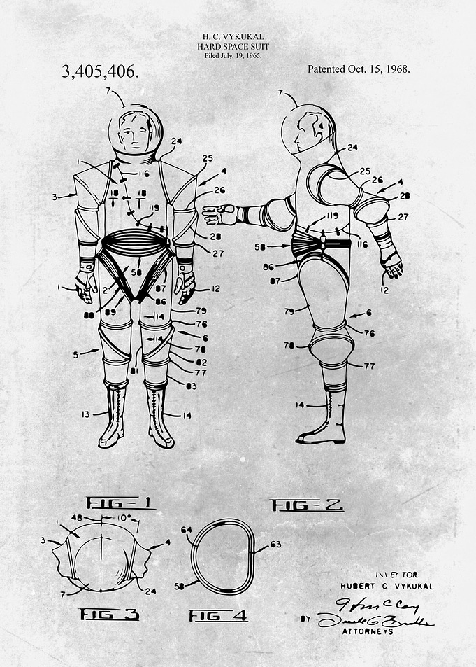 No382 Hard space suit
