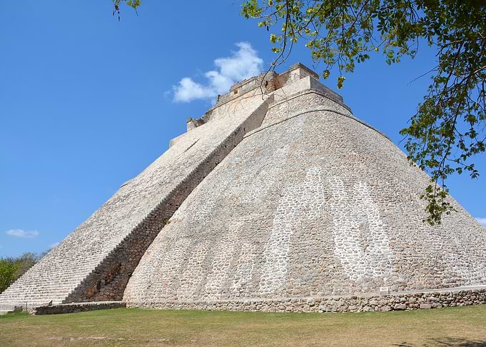 maya pyramid yucatan