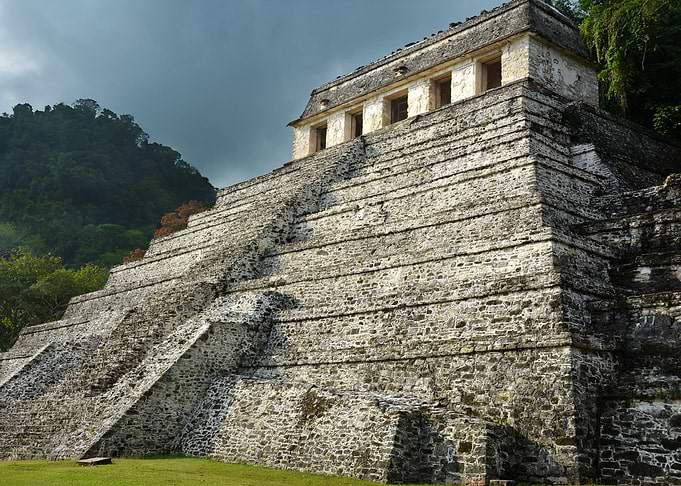 pyramid in palenque