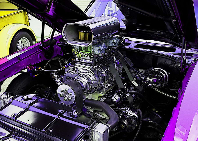 View of a muscle car engin