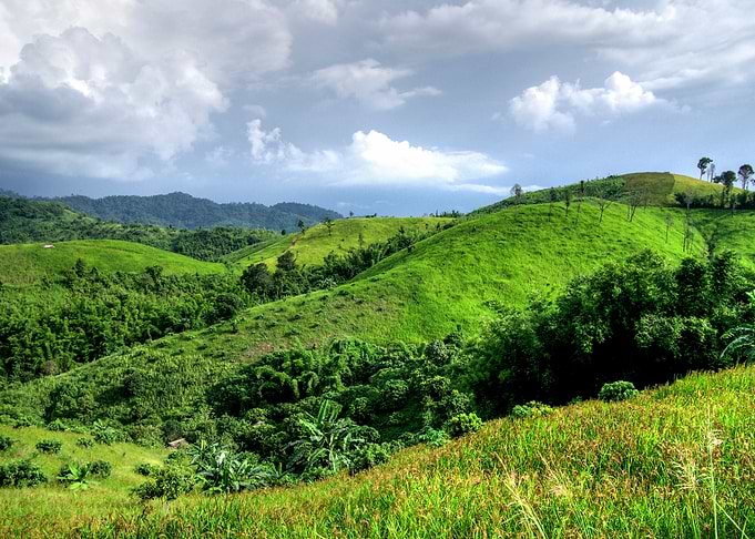 Green Mountain On Cloud Na