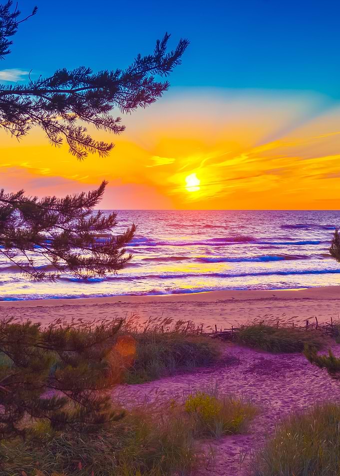Beautiful Sunset Over Sea