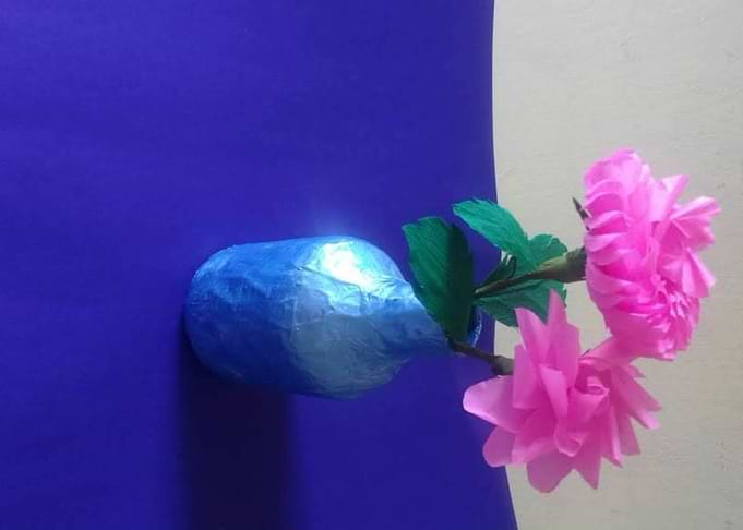 Flower Vase made of paper