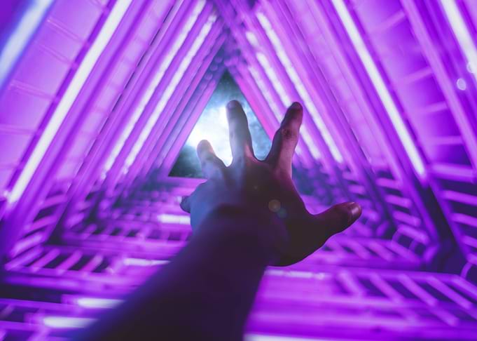 Falling into the quantum