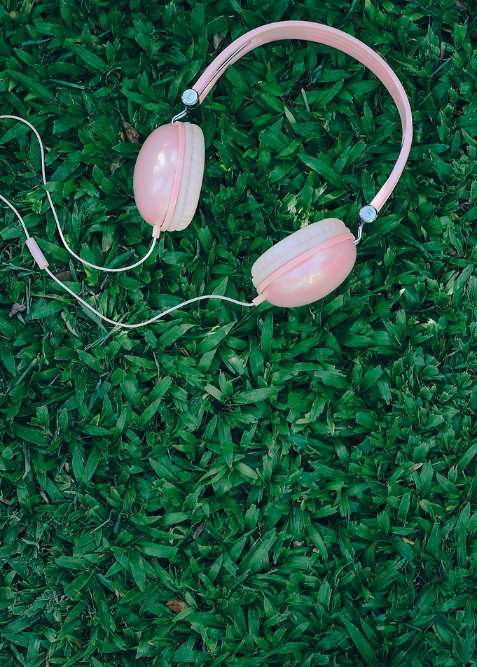 Music headphones