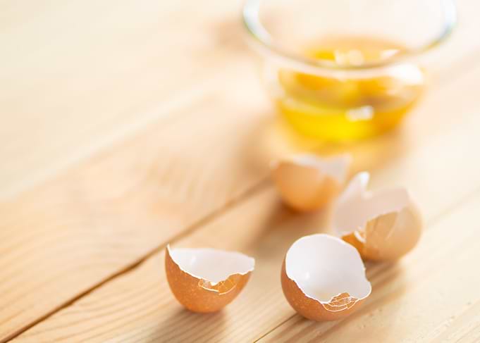 cracked eggshell