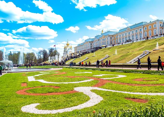 Beauty garden at Peterhof