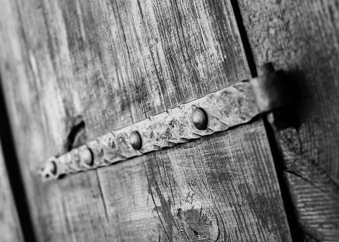 Old hinge