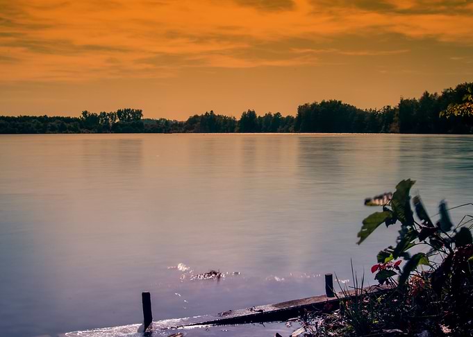Evening mood at the lake