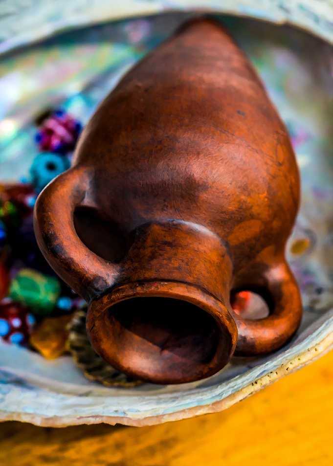 Toy Amphora Scallop Shell