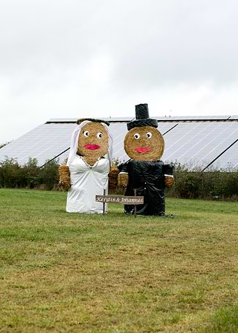 Just married puppets stars