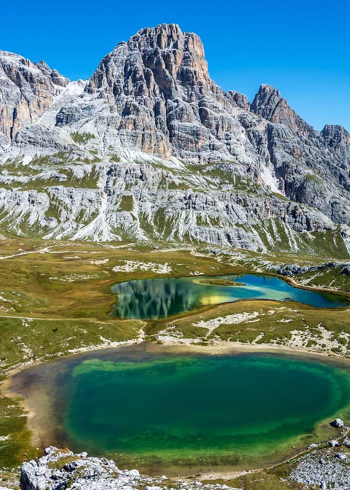 blue green lake dolomites