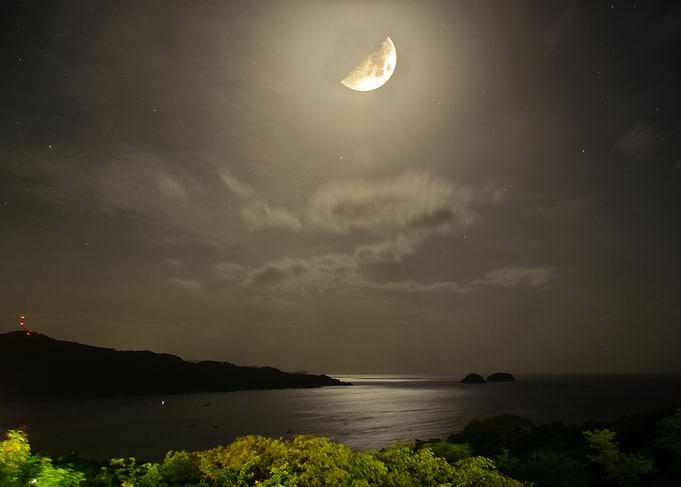 Big moon diving