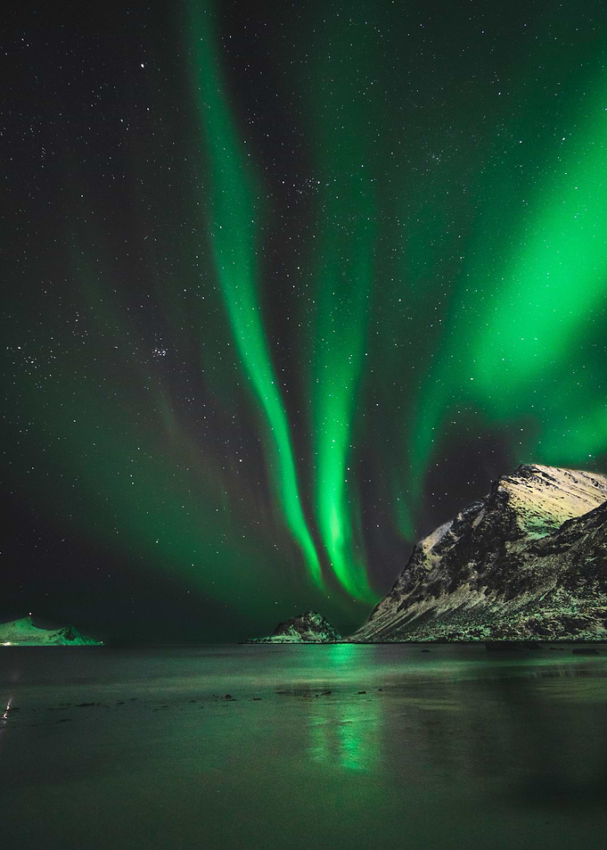 Polar north lights green