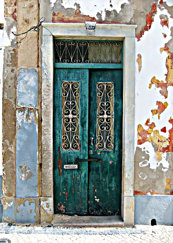 Faro Doorway