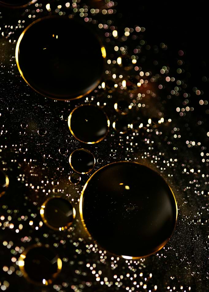 Oil bubbles on water macro