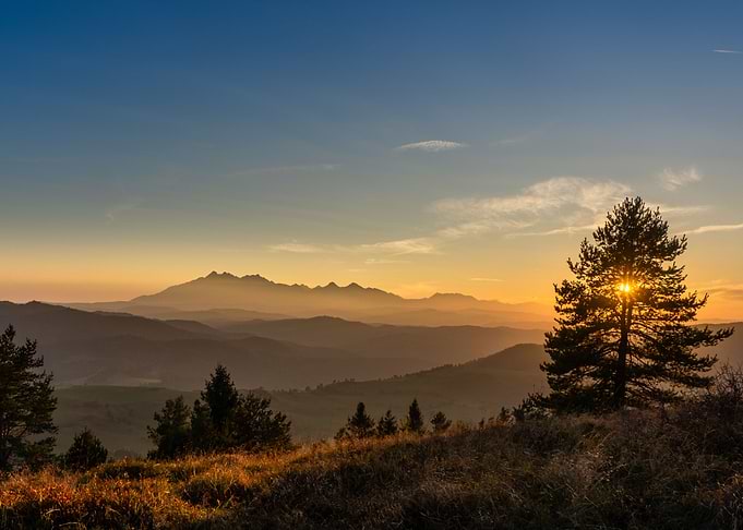 The last beams of light