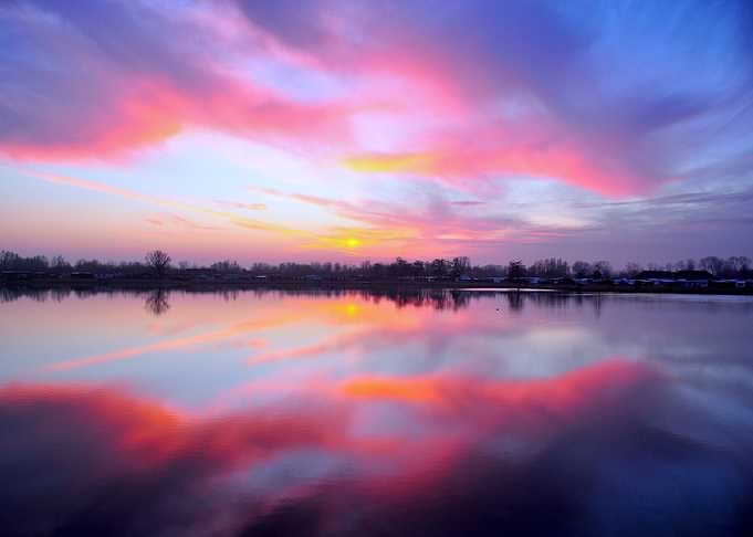 Sunset on the lake