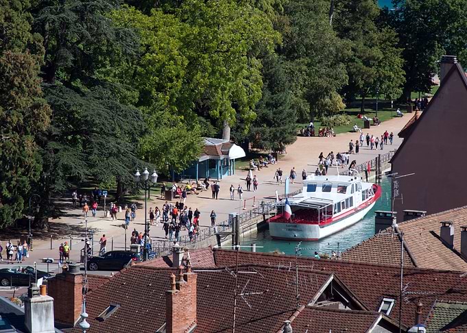 A boat in Annecy