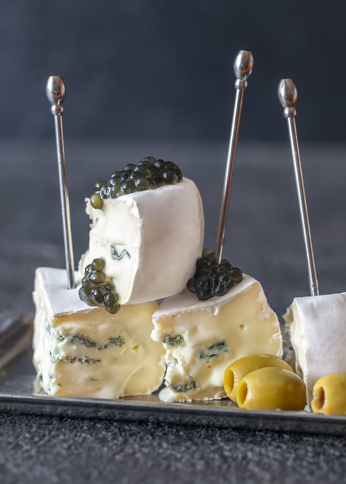 White and blue mold cheese