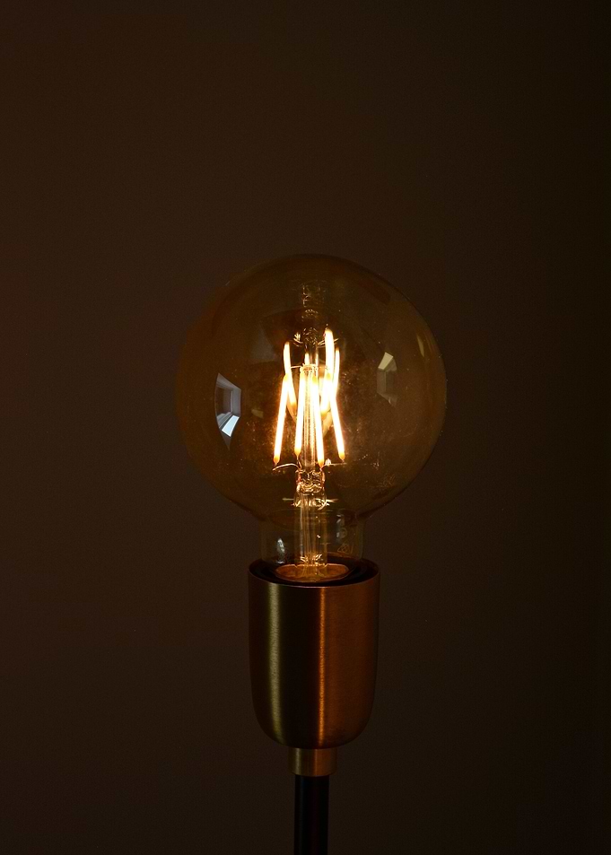 Bulb slash lamp