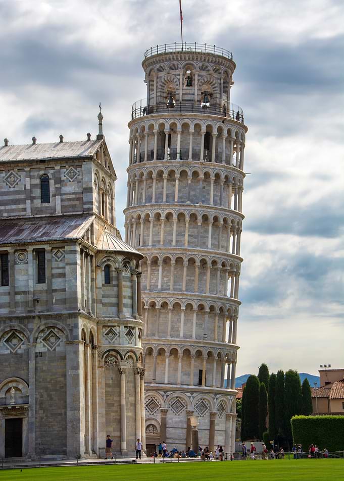 leaning tower in pisa