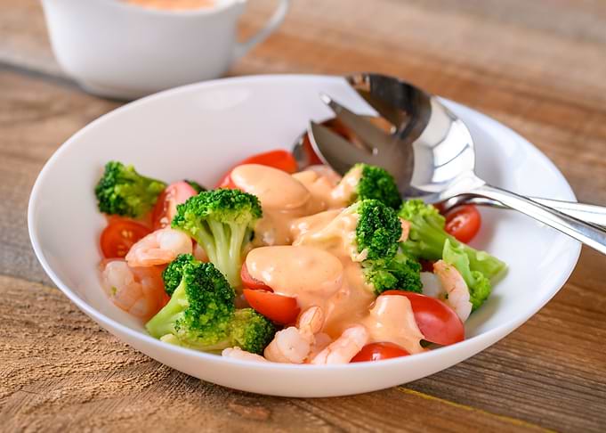 Salad with shrimps