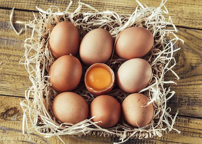 Raw chicken eggs