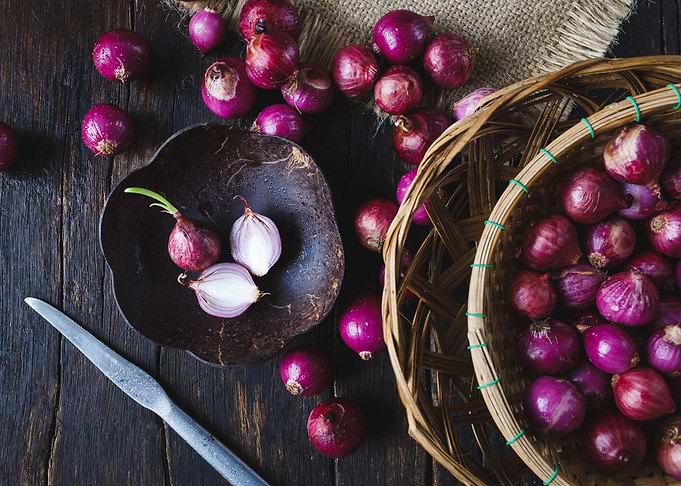 Fresh shallots