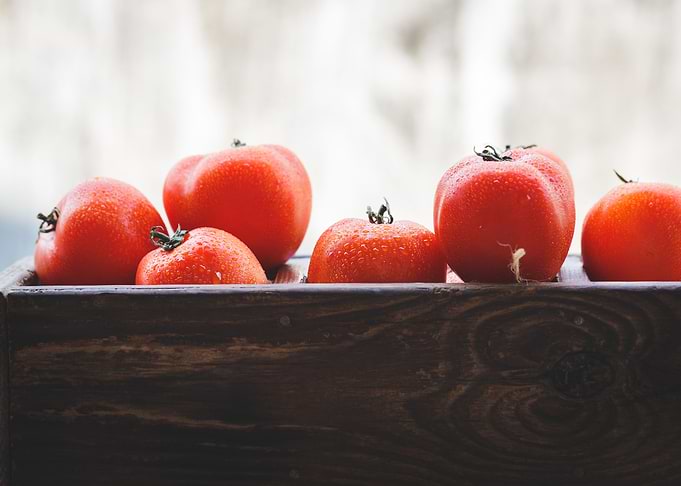 Red tomaotes