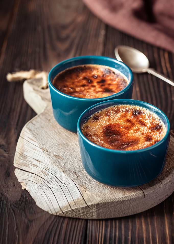 Creme brulee in the pots